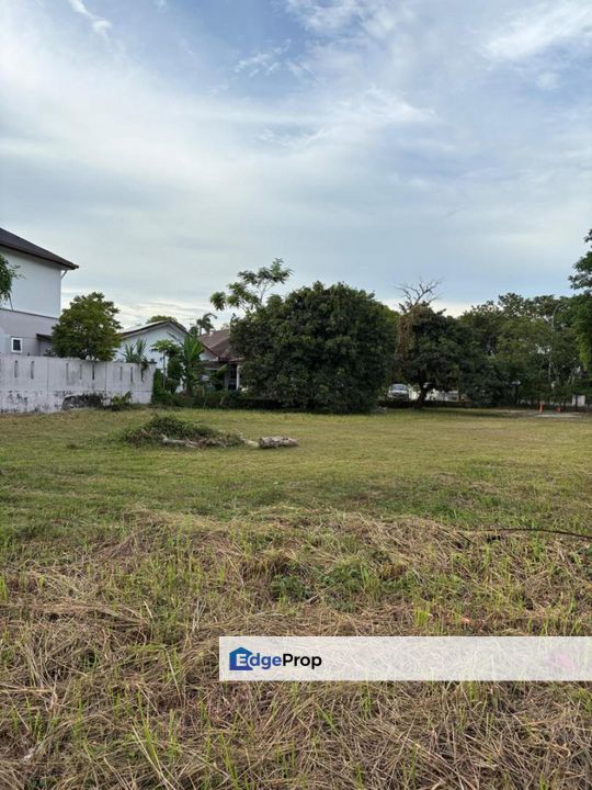 Huge Corner Lot Bungalow at Seksyen 4 Bandar Baru Bangi , Selangor, Bangi