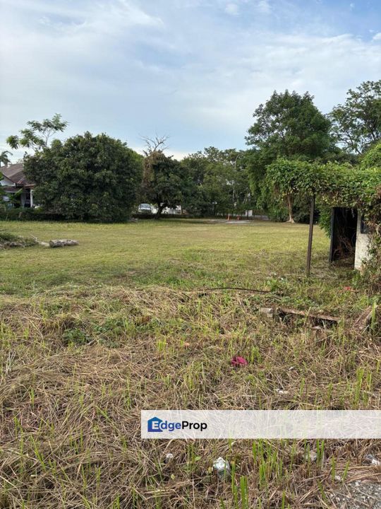 Huge Corner Lot Bungalow at Seksyen 4 Bandar Baru Bangi , Selangor, Bangi