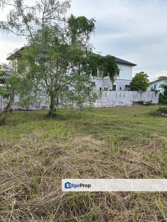 Huge Corner Lot Bungalow at Seksyen 4 Bandar Baru Bangi , Selangor, Bangi
