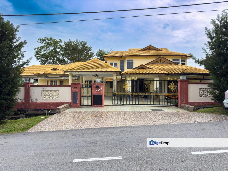 Double Storey Bungalow House Seksyen 3 Bandar Baru Bangi, Selangor, Bangi