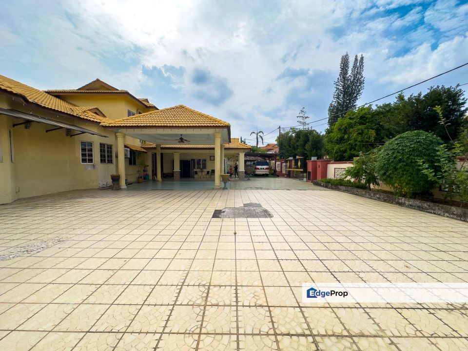 Double Storey Bungalow House Seksyen 3 Bandar Baru Bangi, Selangor, Bangi
