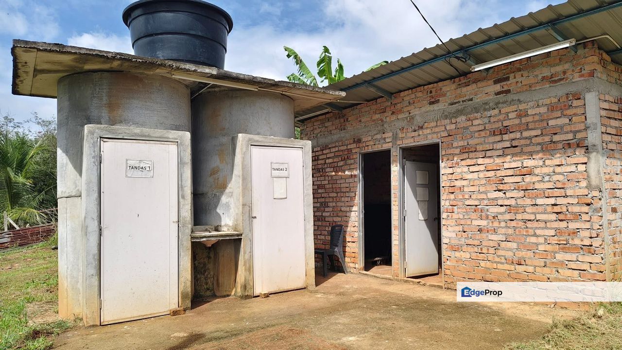 Dusun  Durian Serba Lengkap , Siap untuk Tuai Hasil di Segamat Johor, Johor, Segamat