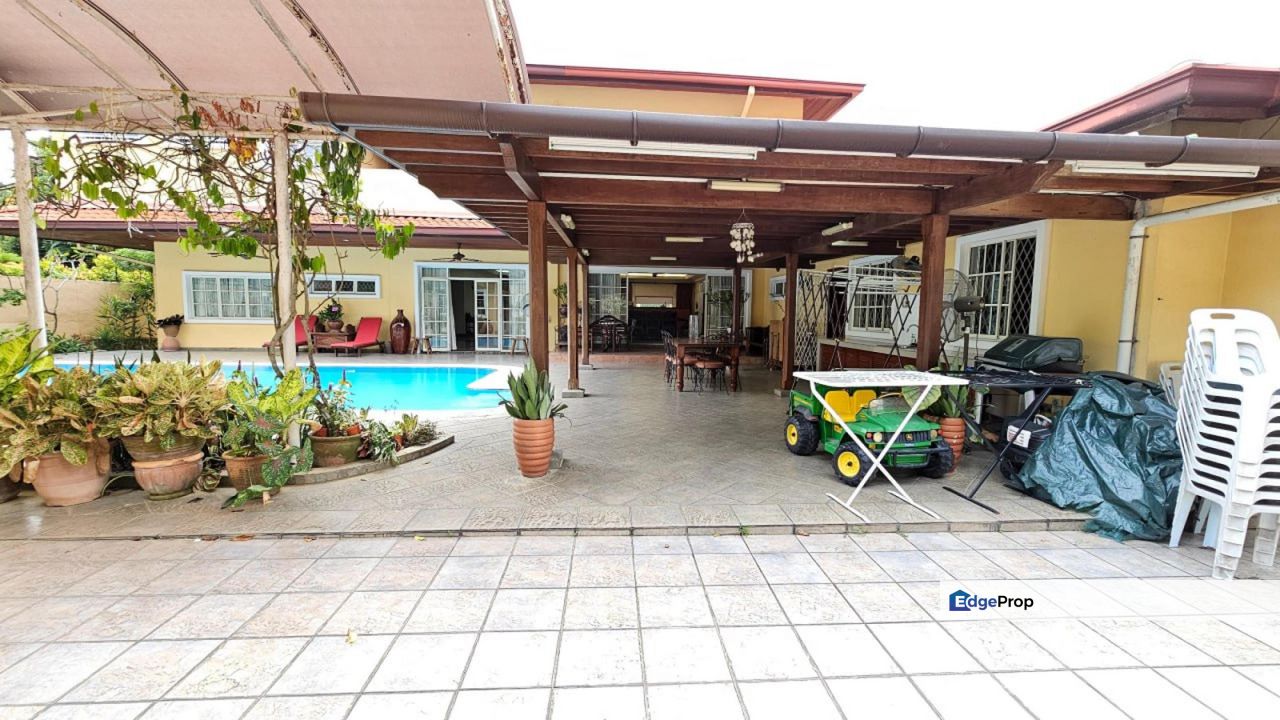 Freehold Double Storey Bungalow With Huge Land @ Bukit Gasing, Petaling Jaya For Sale !, Selangor, Petaling Jaya