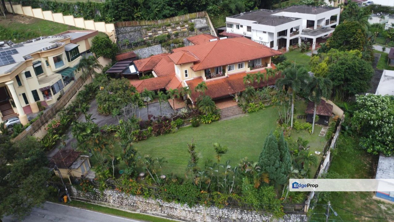 Freehold Double Storey Bungalow With Huge Land @ Bukit Gasing, Petaling Jaya For Sale !, Selangor, Petaling Jaya