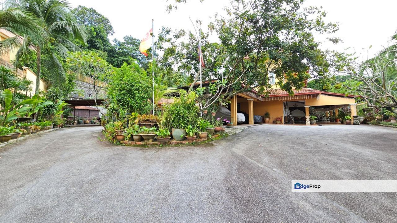 Freehold Double Storey Bungalow With Huge Land @ Bukit Gasing, Petaling Jaya For Sale !, Selangor, Petaling Jaya