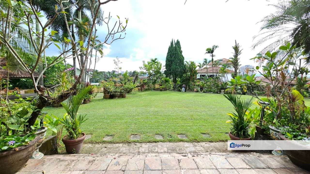 Freehold Double Storey Bungalow With Huge Land @ Bukit Gasing, Petaling Jaya For Sale !, Selangor, Petaling Jaya