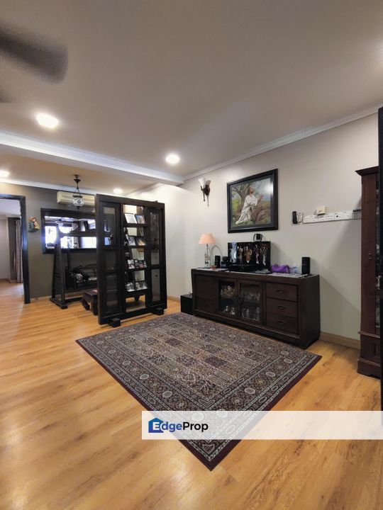 USJ 16 Beautiful Renovated Double Storey (Gated Guarded,Open facing), Selangor, USJ