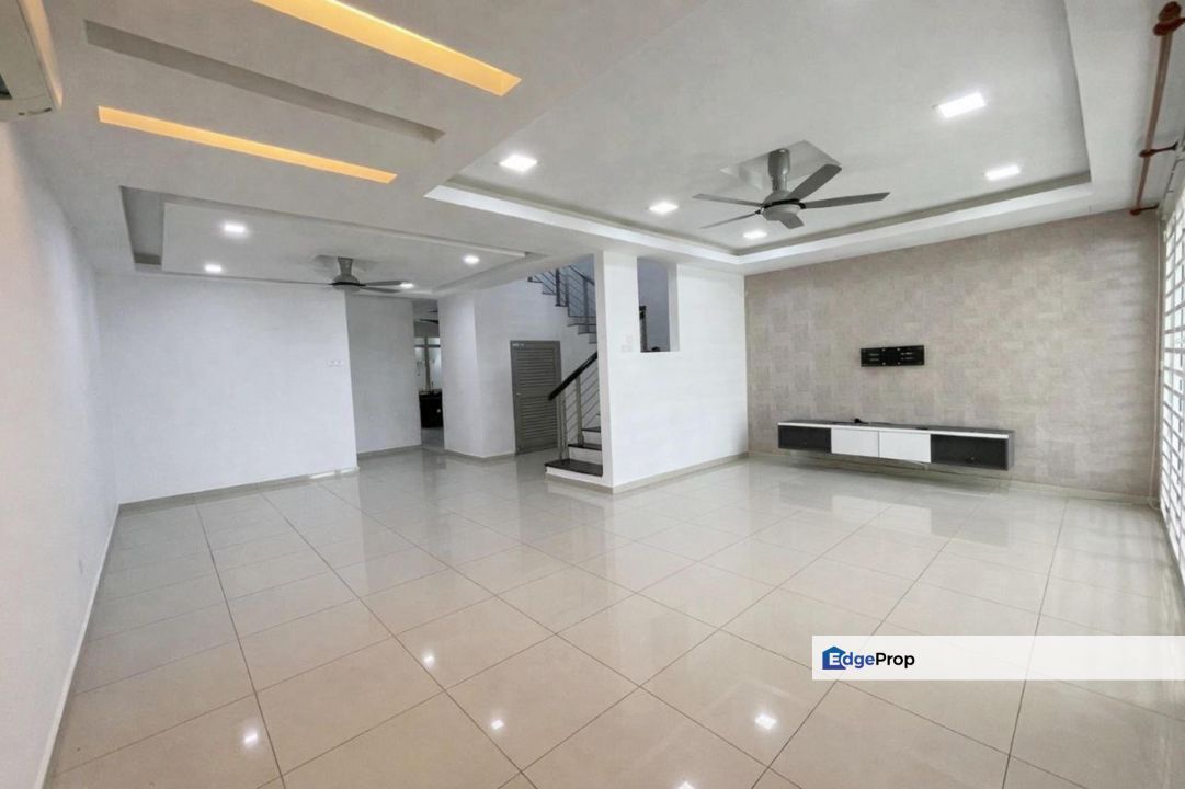 Renovated With Approval PBT , Double Storey Terrace , TTDI GROVE 4(ZINNIA) , Kajang , Facing Open (playground), Selangor, Kajang