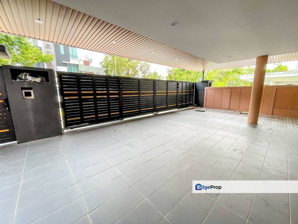 Fully Renovated 3 Storey Bungalow With private Swimming Pool at Lambaian Residence , Selangor, Bangi