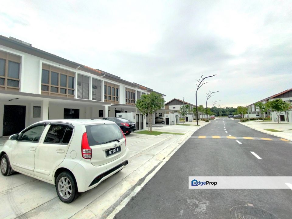 Nice Renovated 2 Storey Taman setia Warisan Tropika (Belladonna) Sepang , Selangor, Sepang