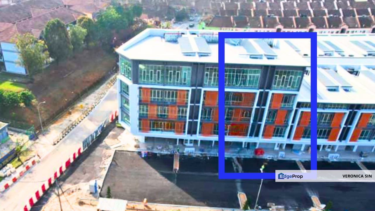 [Enbloc 5-Storey with Lift] Bandar Tasik Puteri Rawang / Building (22 X 75) - Facing Main Road, Selangor, Rawang