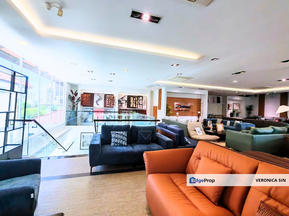 Petaling Jaya - 2-Storey Commercial Bungalow / Showroom , Selangor, Petaling Jaya