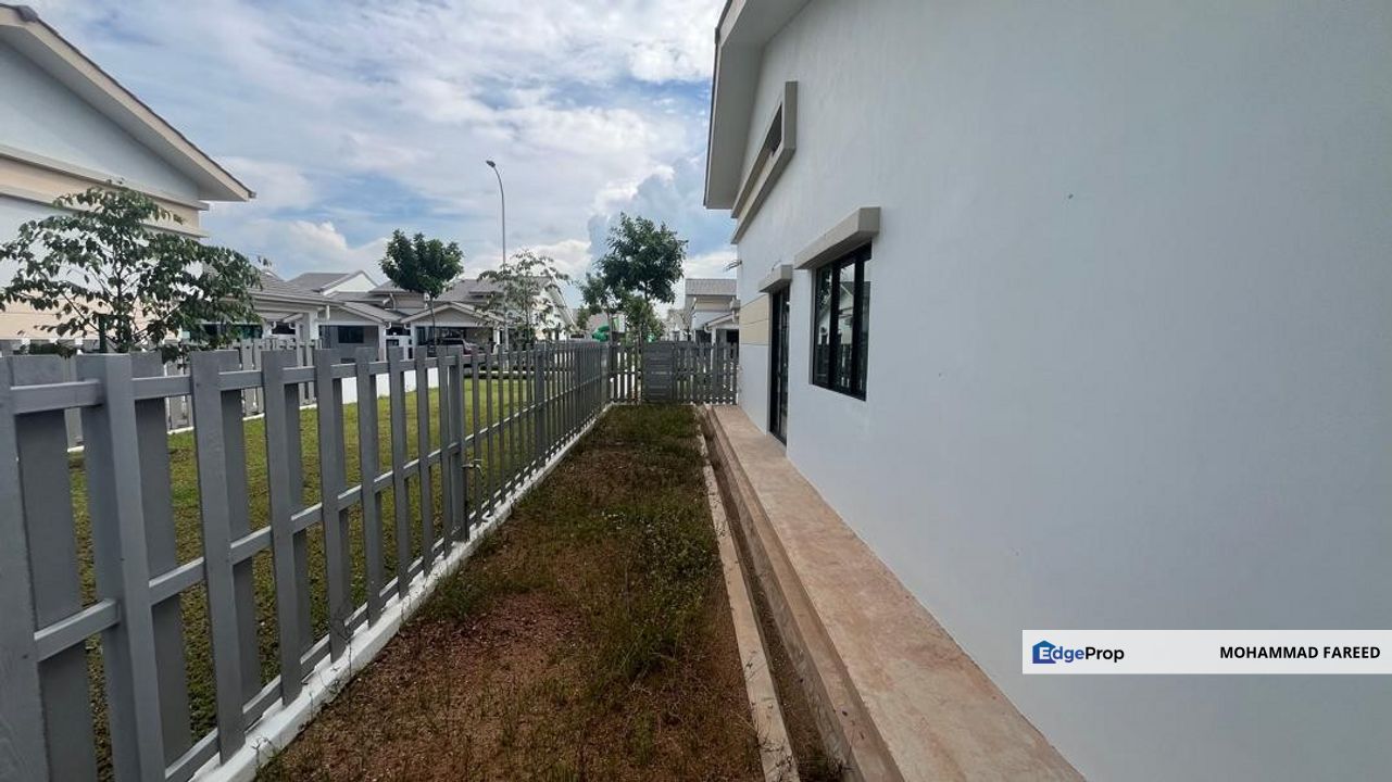 Nusa Cinta Setia Fontaines Single Storey Terrace End-Lot For Rent , Penang, Kepala Batas