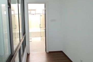 Raffles Residence 199