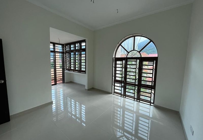 Lengkok Sungai Emas 1