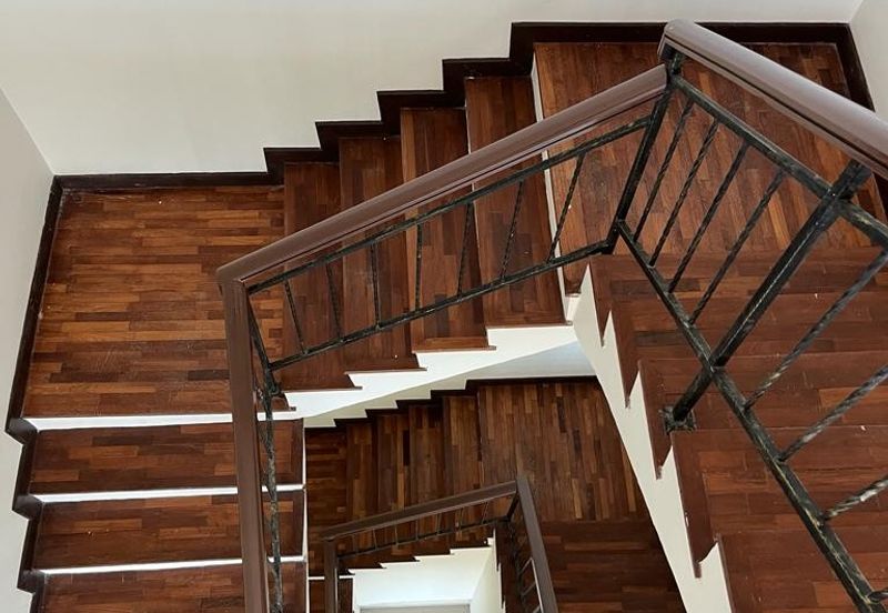 Lengkok Sungai Emas 1