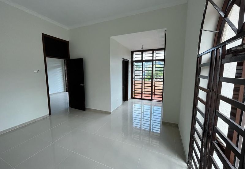 Lengkok Sungai Emas 1