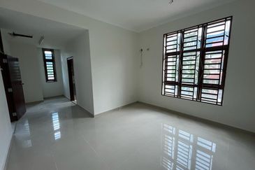 Lengkok Sungai Emas 1