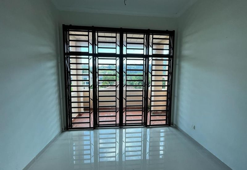 Lengkok Sungai Emas 1