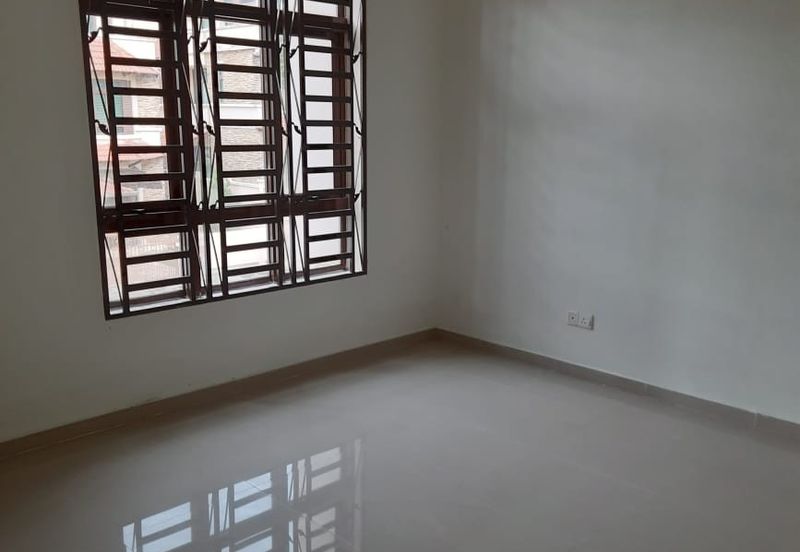 Lengkok Sungai Emas 1