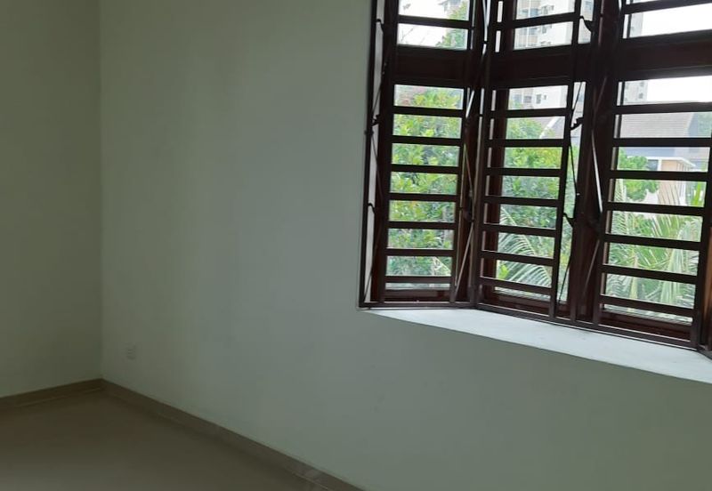 Lengkok Sungai Emas 1