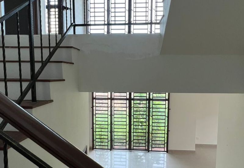 Lengkok Sungai Emas 1