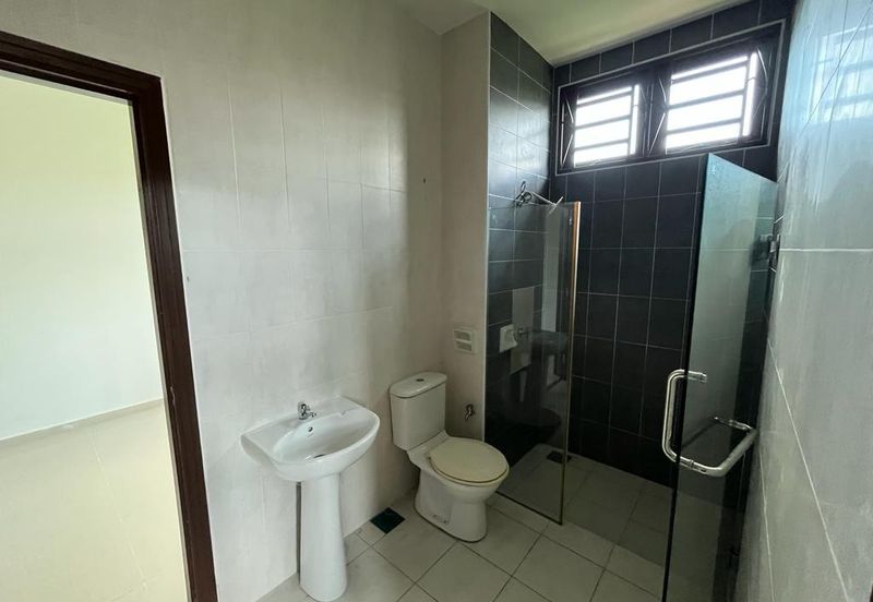 Lengkok Sungai Emas 1