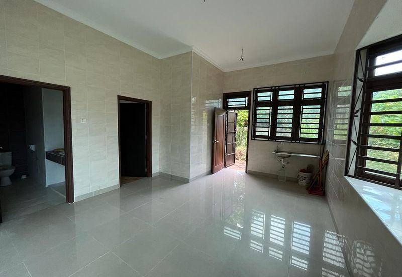 Lengkok Sungai Emas 1