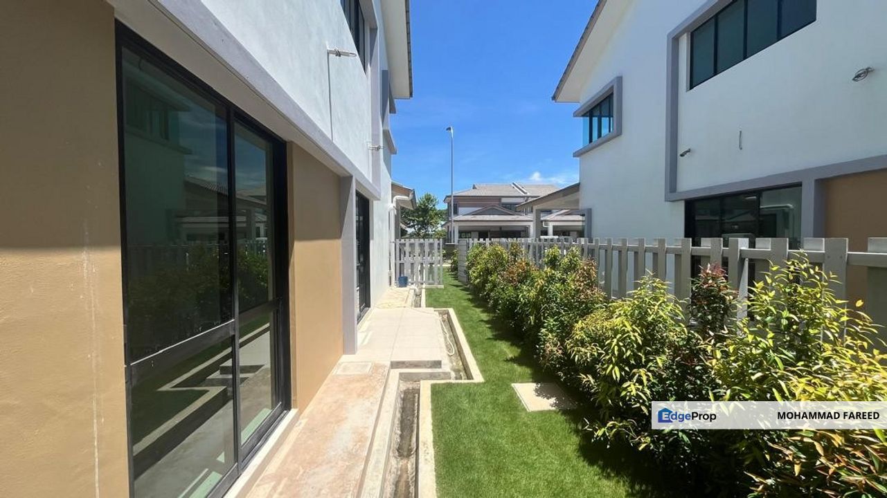 Nusa Cinta Setia Fontaines Double Storey Link Semi-D For Sale, Penang, Kepala Batas