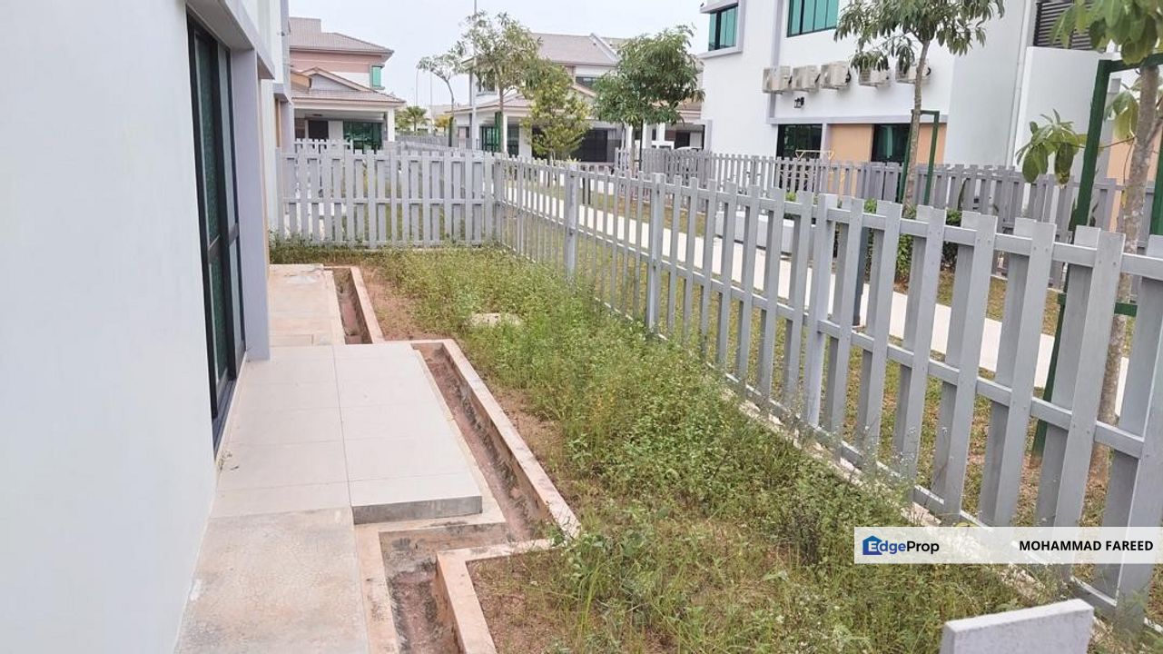 Nusa Cinta Setia Fontaines Double Storey Link Semi-D For Sale, Penang, Kepala Batas