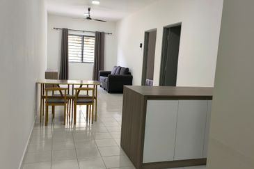 Bandar Sungai Long,Cheras nearby UTAR College for rent, fully furnisnhed, 3 bedrooms, RM1100 only!!
