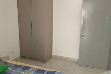 Bandar Sungai Long,Cheras nearby UTAR College for rent, fully furnisnhed, 3 bedrooms, RM1100 only!!