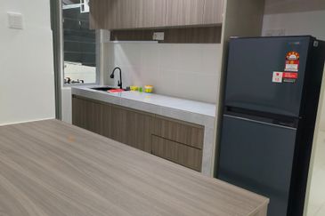 Bandar Sungai Long,Cheras nearby UTAR College for rent, fully furnisnhed, 3 bedrooms, RM1100 only!!