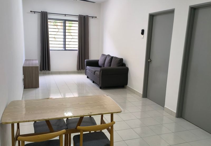 Bandar Sungai Long,Cheras nearby UTAR College for rent, fully furnisnhed, 3 bedrooms, RM1100 only!!