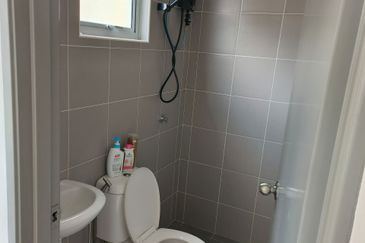 Bandar Sungai Long,Cheras nearby UTAR College for rent, fully furnisnhed, 3 bedrooms, RM1100 only!!