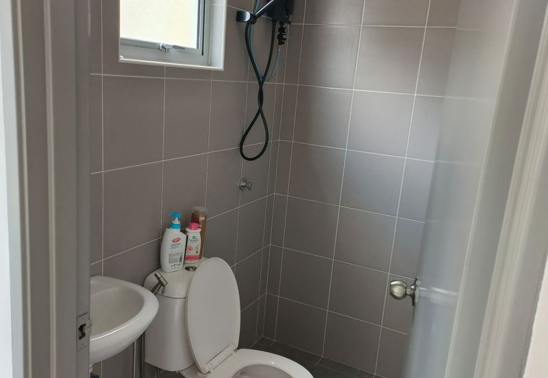 Bandar Sungai Long,Cheras nearby UTAR College for rent, fully furnisnhed, 3 bedrooms, RM1100 only!!