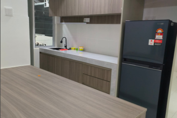 Sungai Long 3 Room 2 Bathroom Apartment: Pangsapuri Sena 