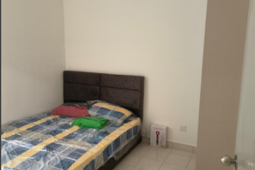 Sungai Long 3 Room 2 Bathroom Apartment: Pangsapuri Sena 