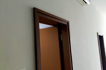 Royal Regent Sri Putramas III