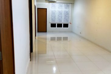 Royal Regent Sri Putramas III