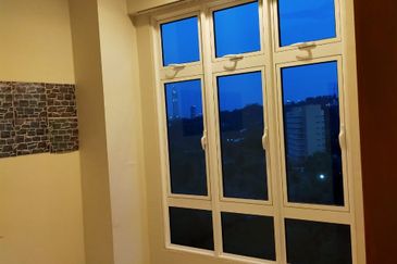 Royal Regent Sri Putramas III