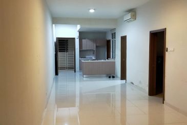 Royal Regent Sri Putramas III