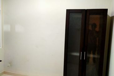 Royal Regent Sri Putramas III