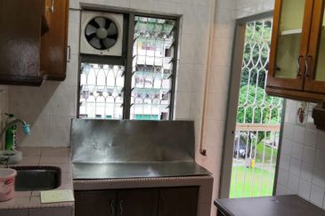 Seksyen 4 Wangsa Maju Flat Block B