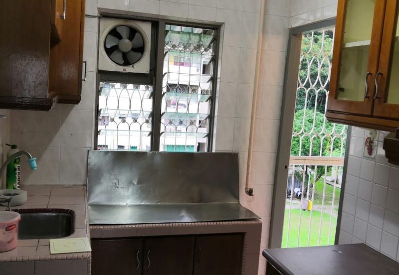 Seksyen 4 Wangsa Maju Flat Block B