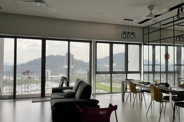 16 Quartz Melawati Condominium