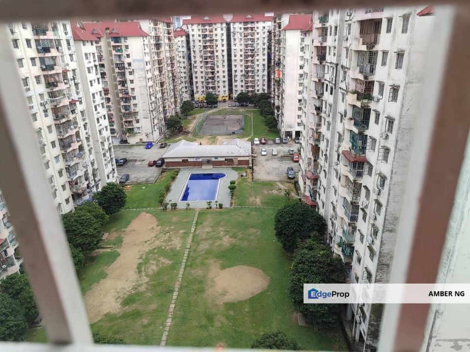 Semi Furnished @ Genting Court Condo, Setapak Kuala Lumpur High Floor 3 rooms New Painted & Refurbished for Rent, Kuala Lumpur, Setapak