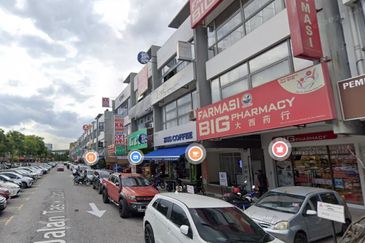 ROI 4.7%   3 Storey Shop for sale @ Lake Fields Jalan Tasik Utama, Lakefields, Sungai Besi, Kuala Lumpur