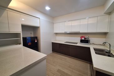 Royalle Condominium @ North Kiara