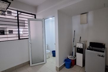 Royalle Condominium @ North Kiara